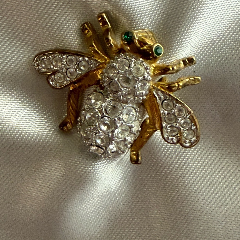 Joan Rivers magnetic Gold Bee Crystal Brooch